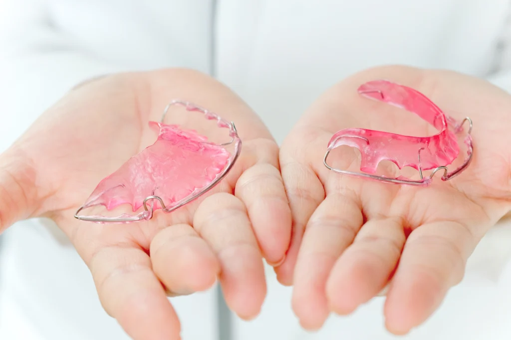 adobestock 127141850 2 Appareils orthodontiques amovibles Dentistes Ollioules | Cabinet dentaire Mermoz